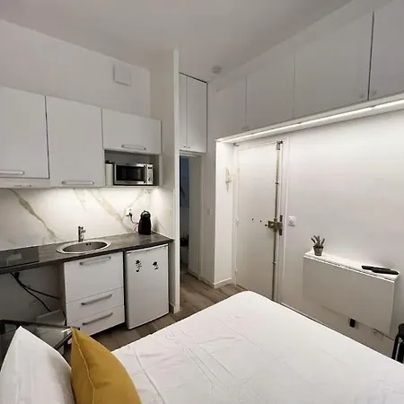 Cozy In Saint Germain Des Pres Apartment