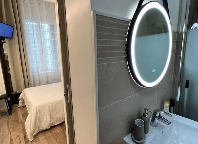 Cozy In Saint Germain Des Pres Παρίσι